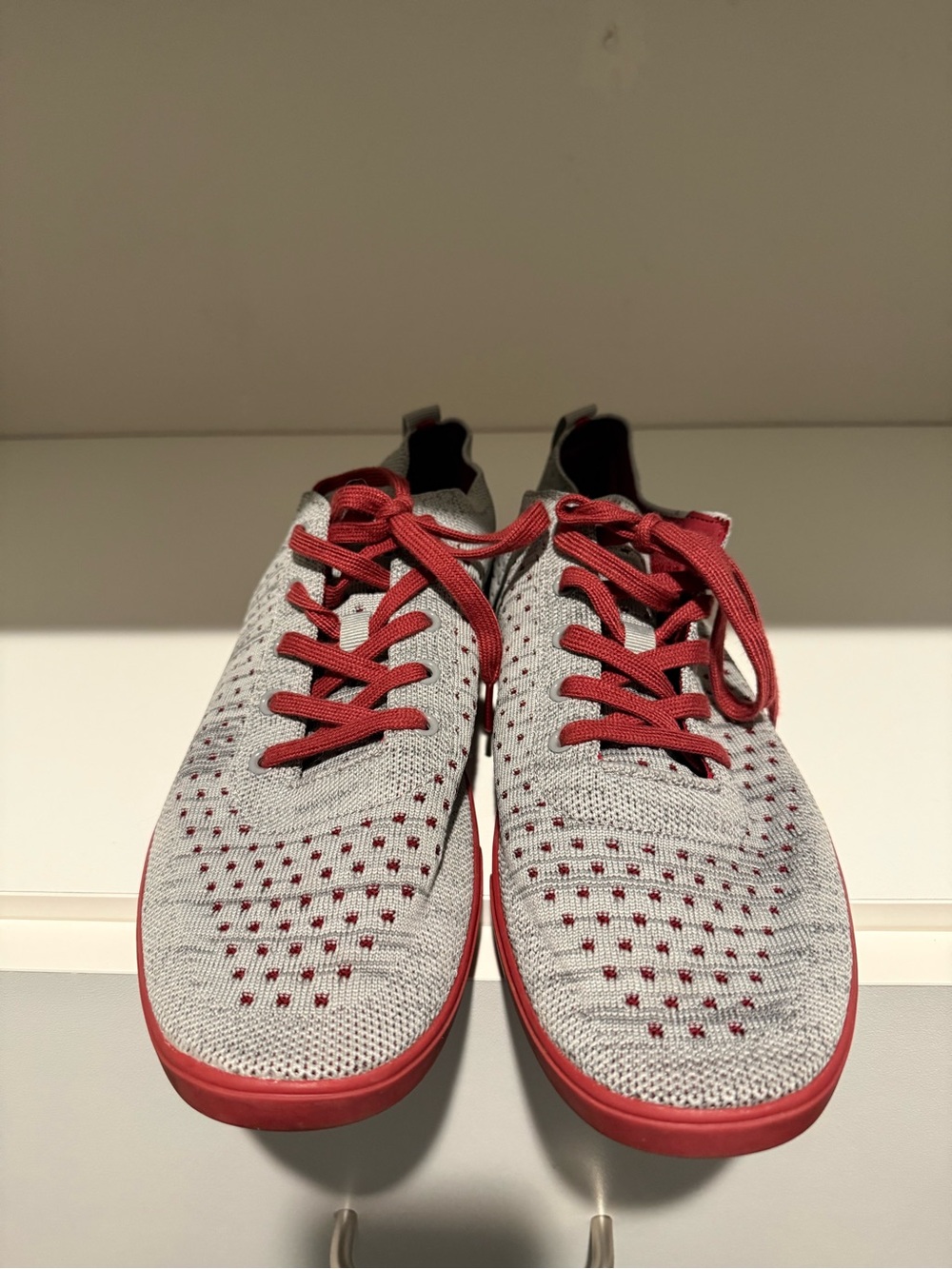 Suavs Men's Knit Sneakers - Gray with Red